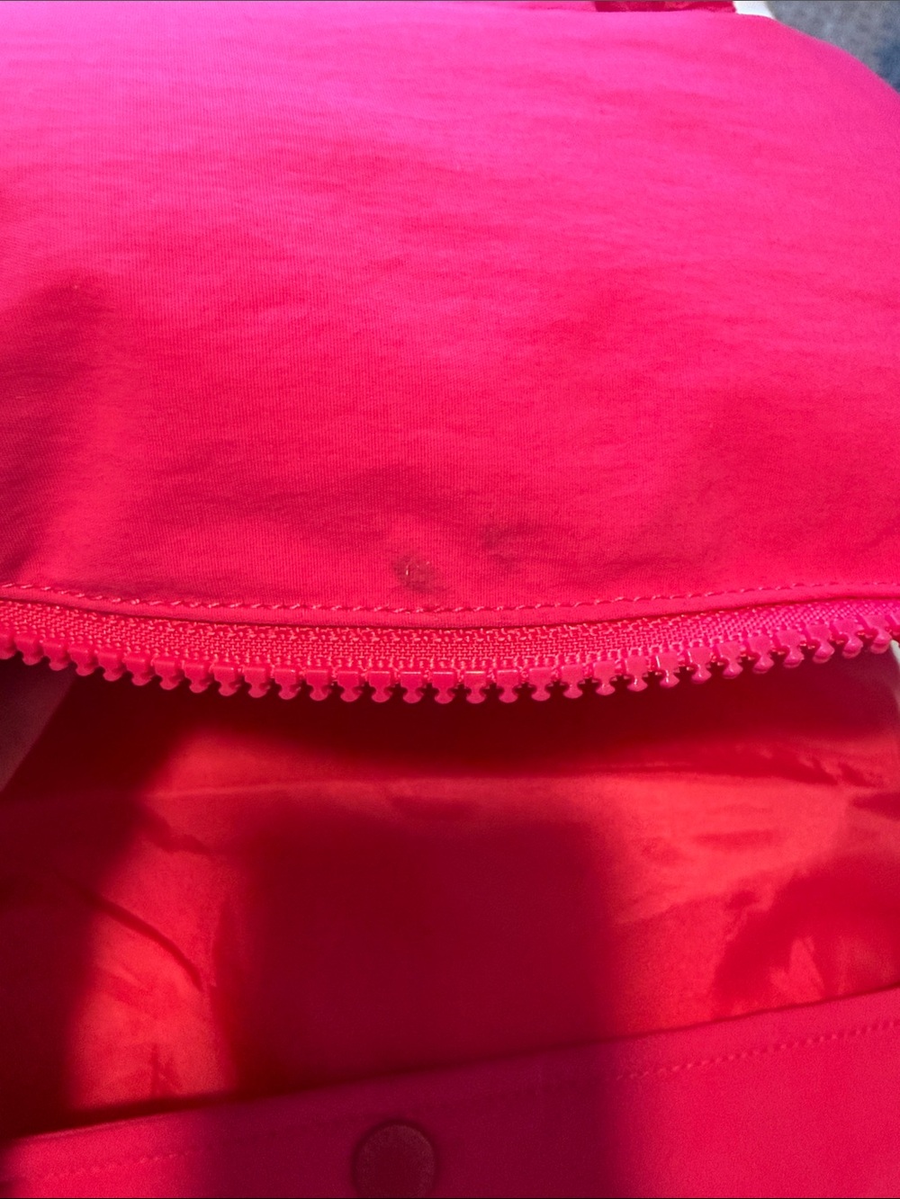 Levi's Bright Pink Hooded woman’s Puffer Jacket - Picture 4 of 8